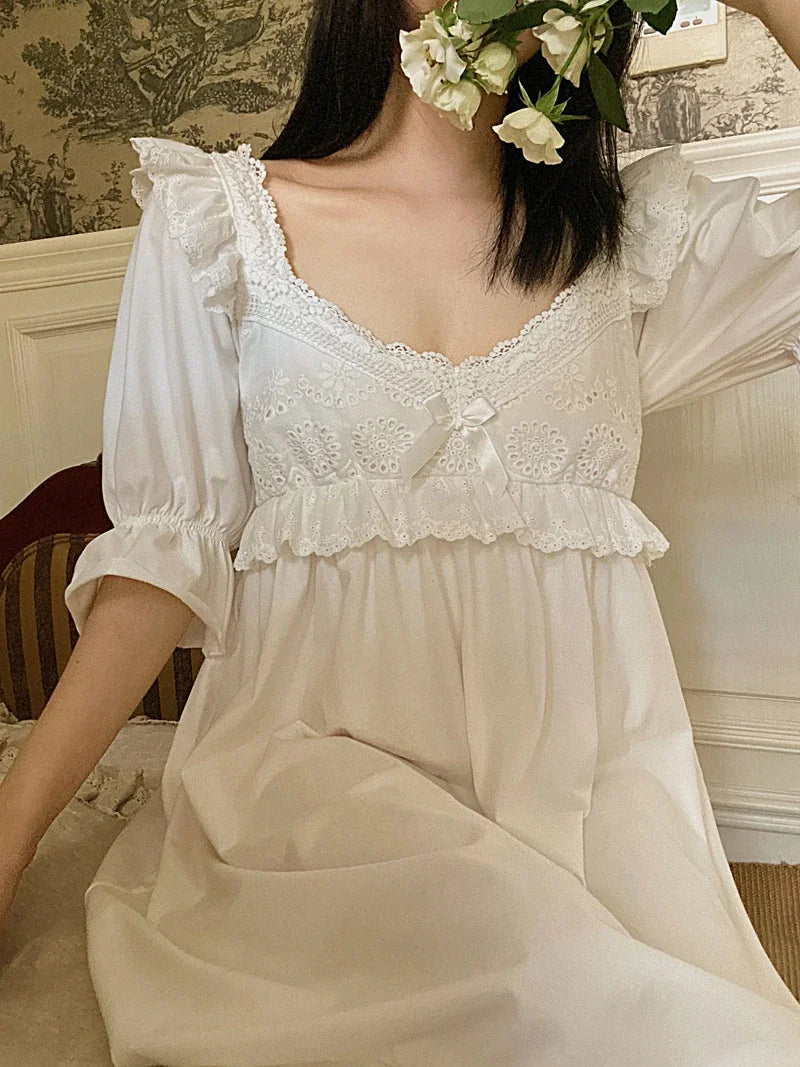 Temps Calme – nuisette dentelle avec un motif qui attire l’œil | Nuisettes en coton, en dentelle et longue
