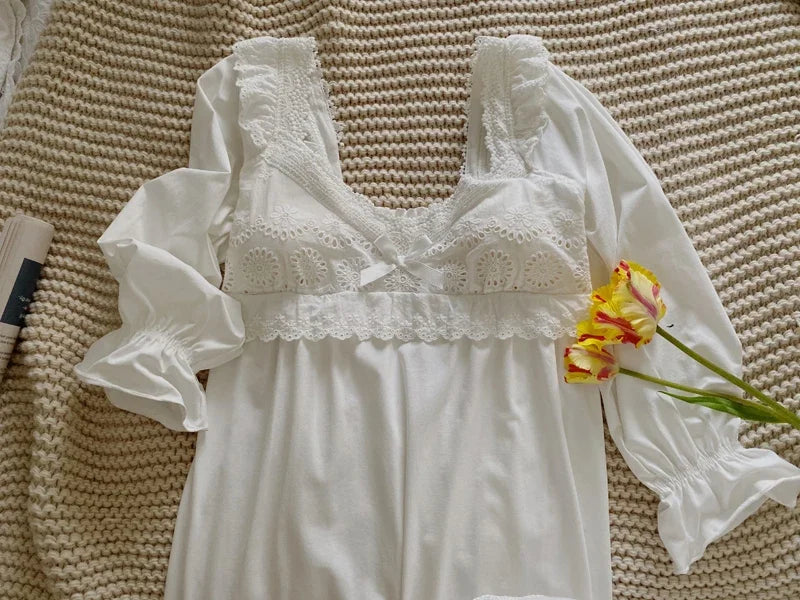 Temps Calme – nuisette dentelle avec un motif qui attire l’œil | Nuisettes en coton, en dentelle et longue