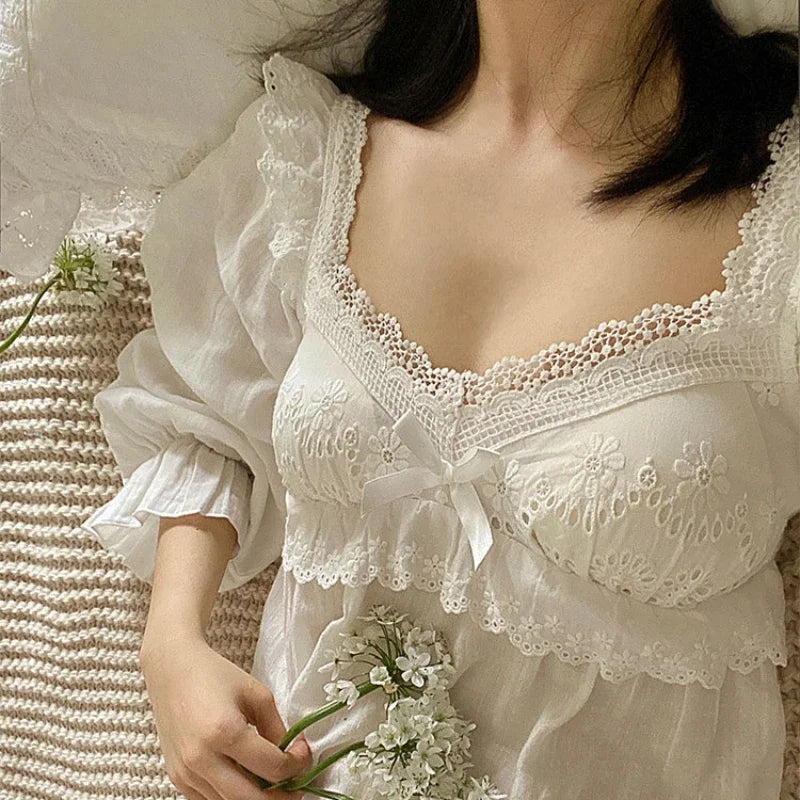 Temps Calme – nuisette dentelle avec un motif qui attire l’œil | Nuisettes en coton, en dentelle et longue