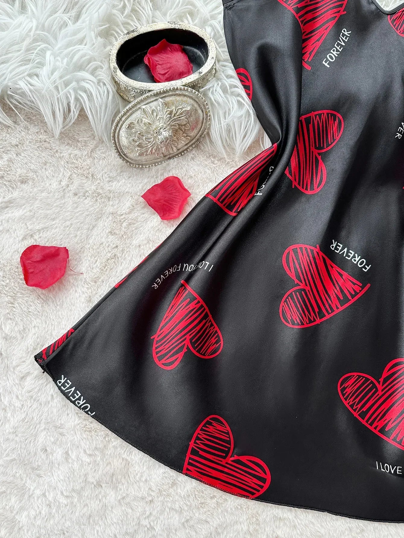 Rêve de Minuit – nuisette satin avec des détails soignés | Nuisettes en satin, romantique et longue