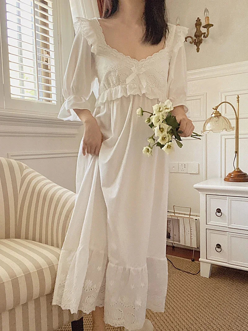 Temps Calme – nuisette dentelle avec un motif qui attire l’œil | Nuisettes en coton, en dentelle et longue