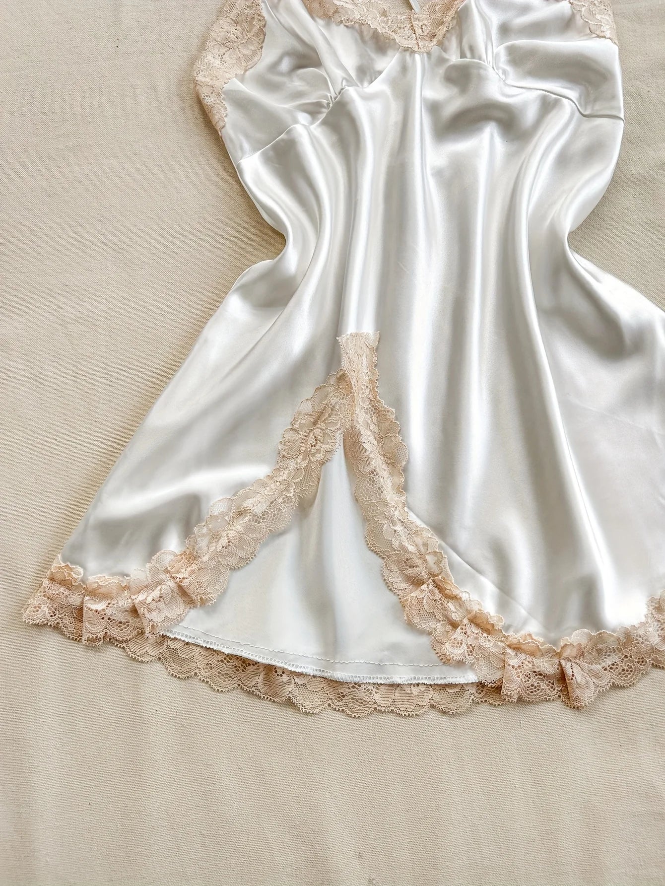 Nuisette en satin